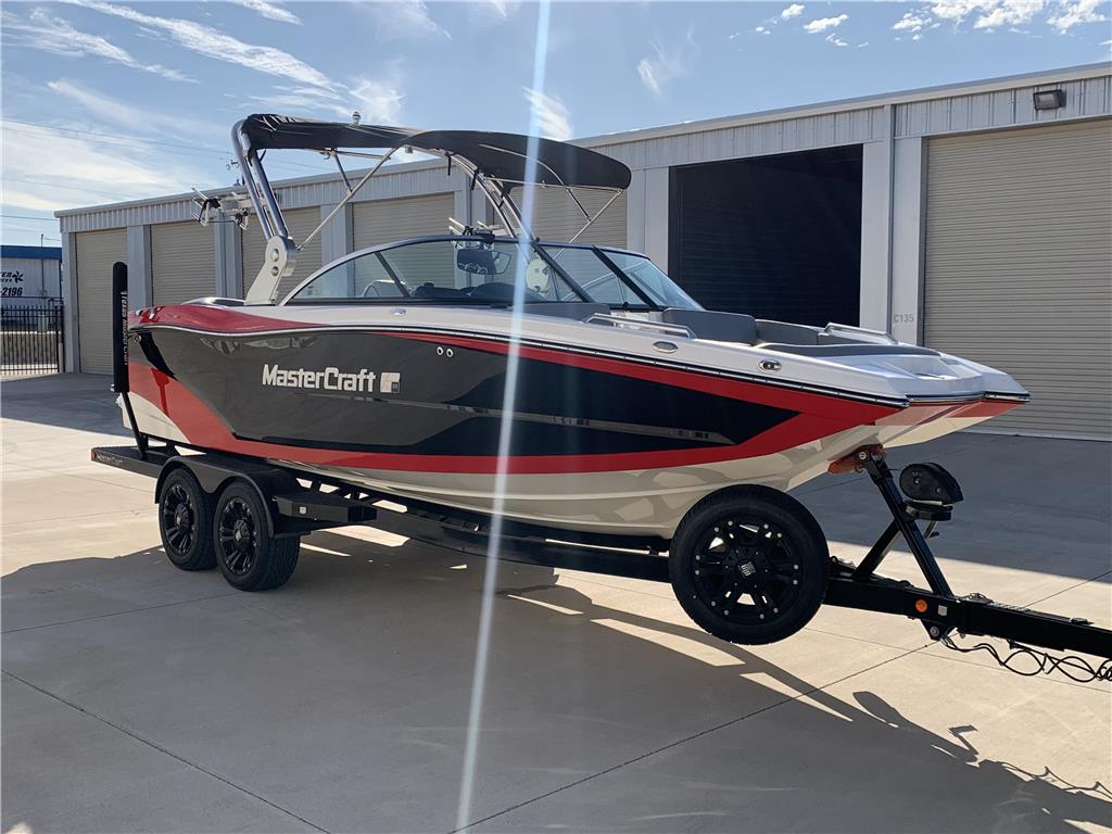 2018 MasterCraft XT22. Only 75 Hours