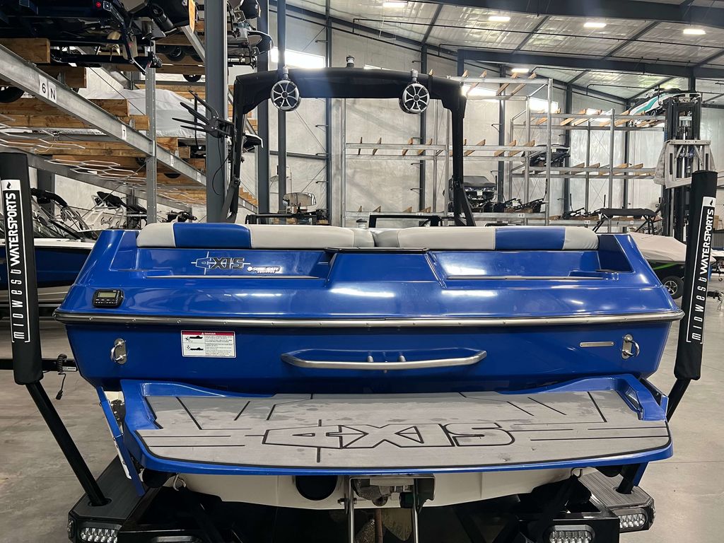 2018 Axis Wake Research T22