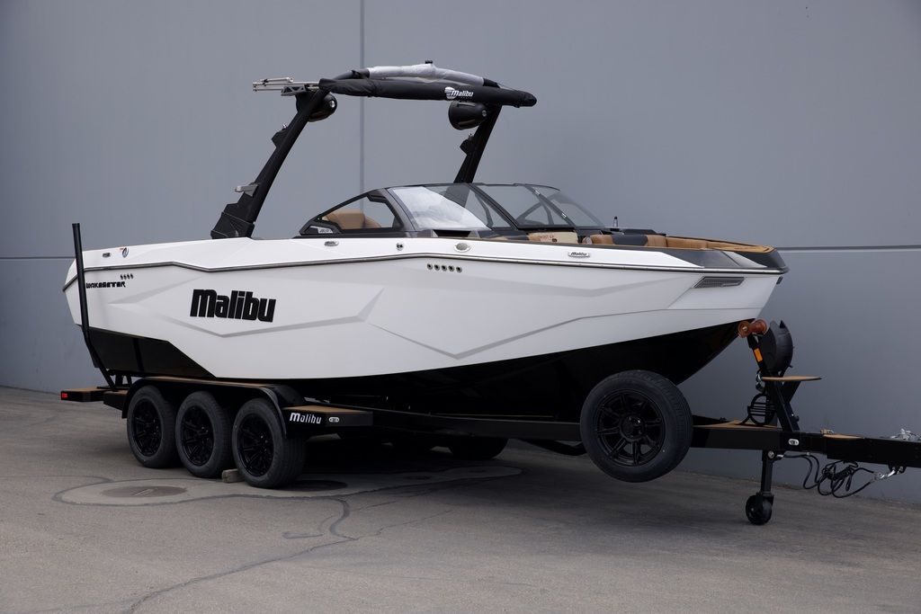 2025 Malibu Boats 25 LSV