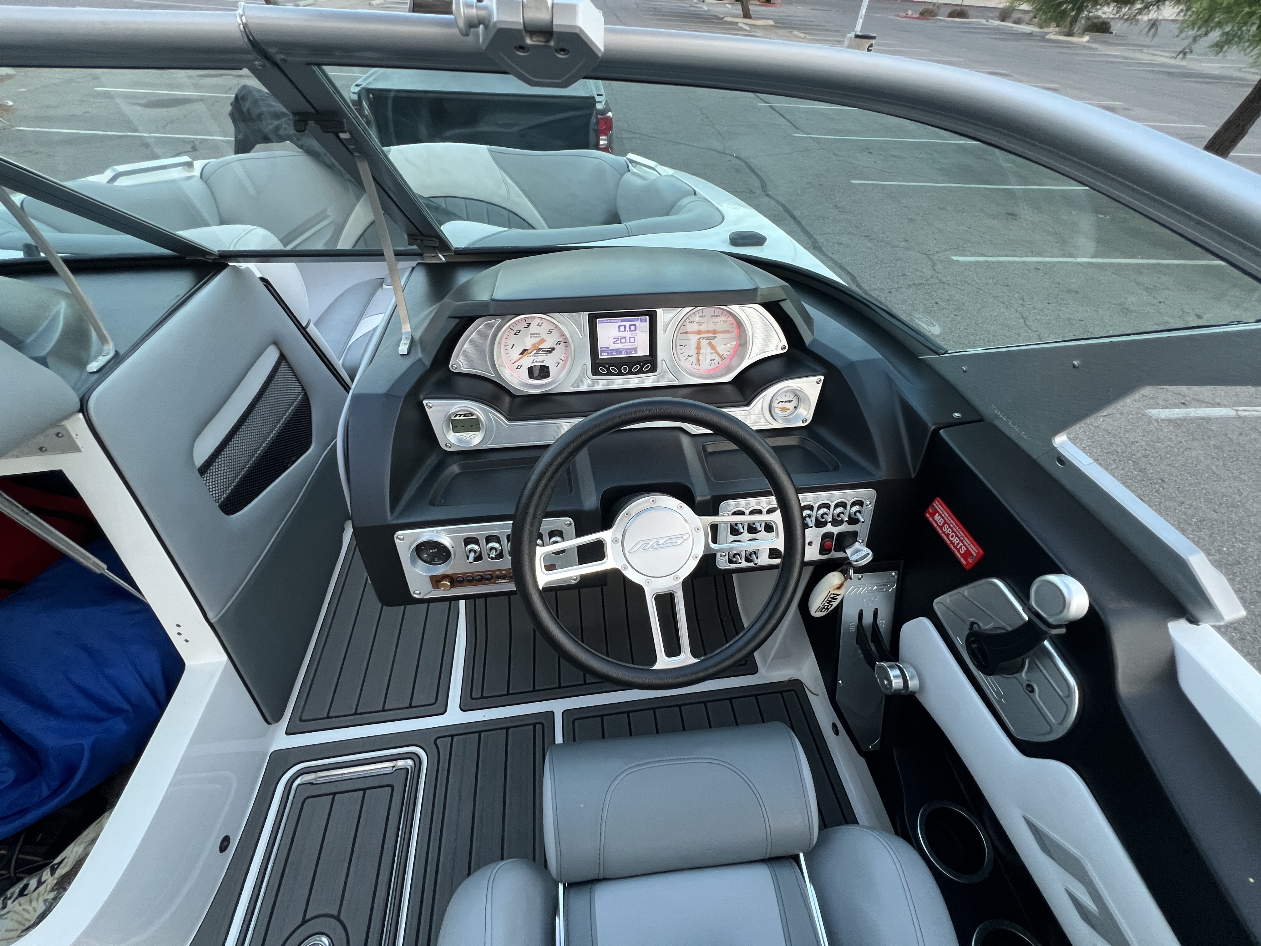 2019 MB B52 23'