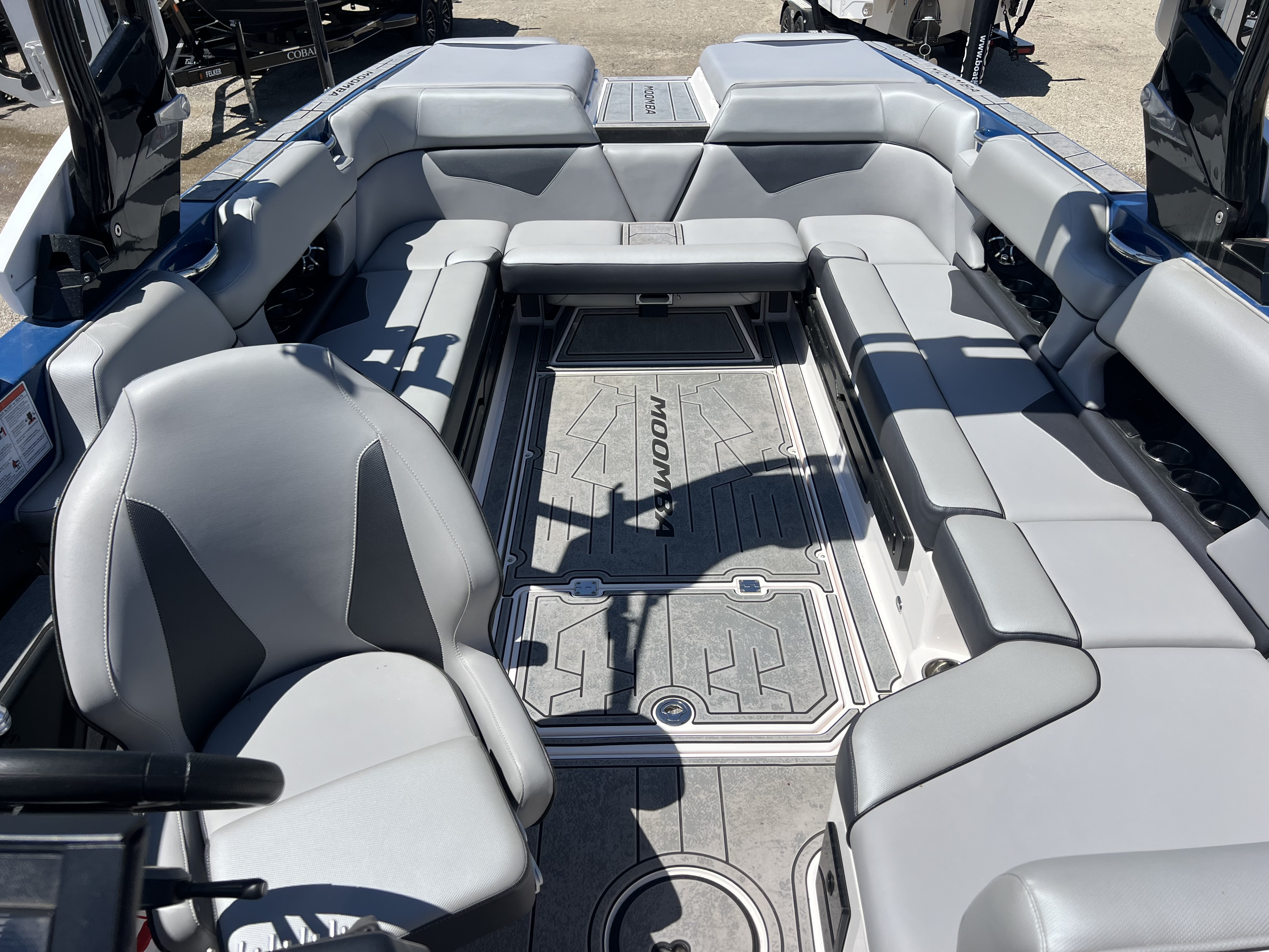 2022 MOOMBA Makai