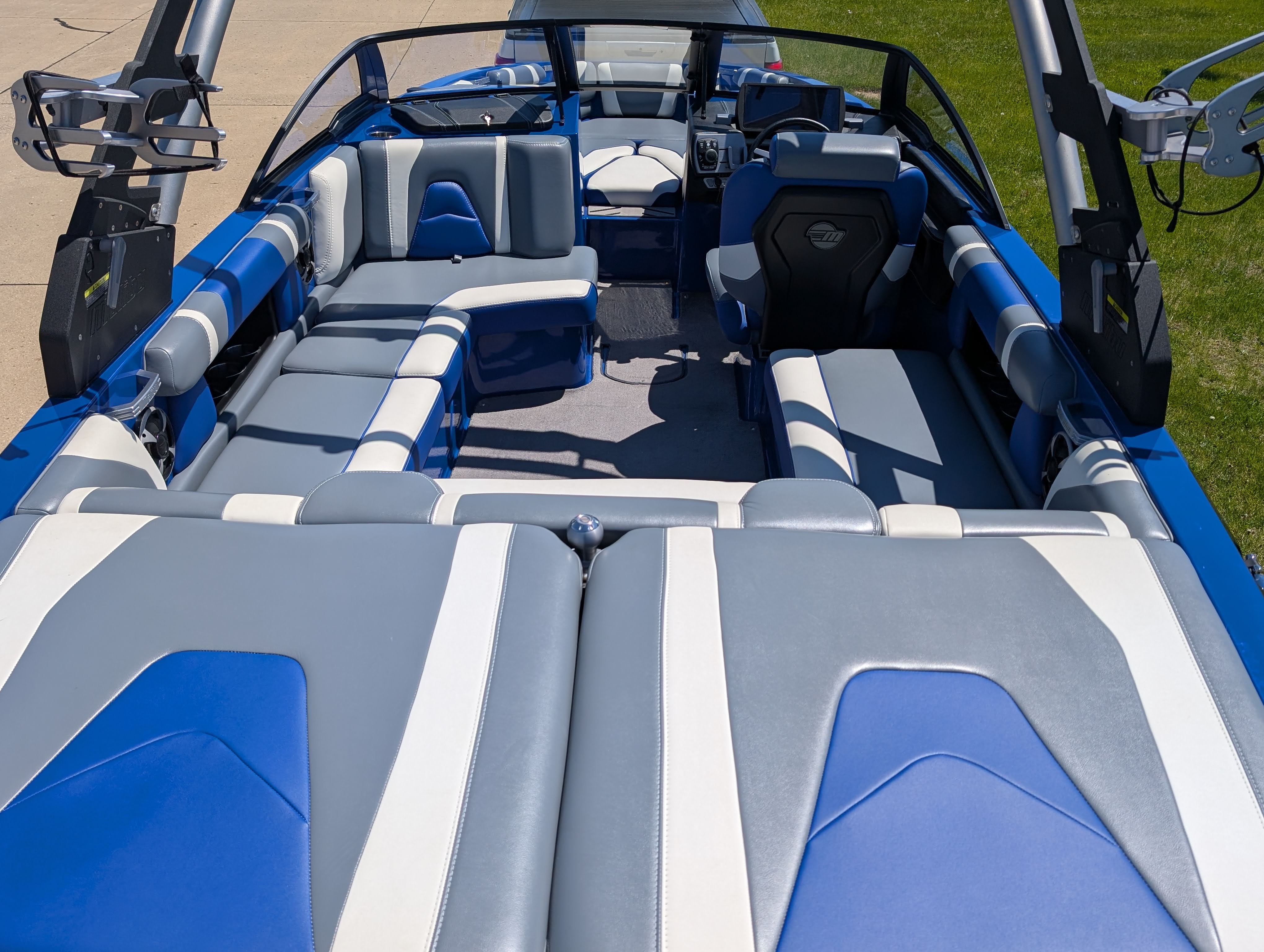 2019 Malibu Wakesetter 21 VLX  Showroom Condition, 193 Hours