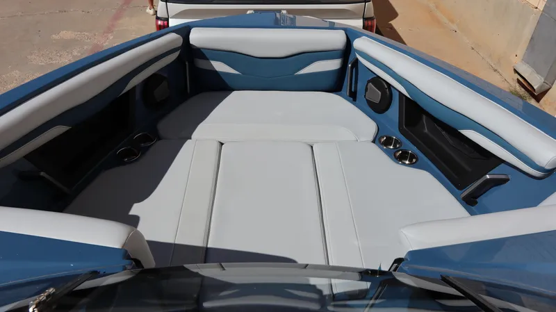 2025 AXIS T250