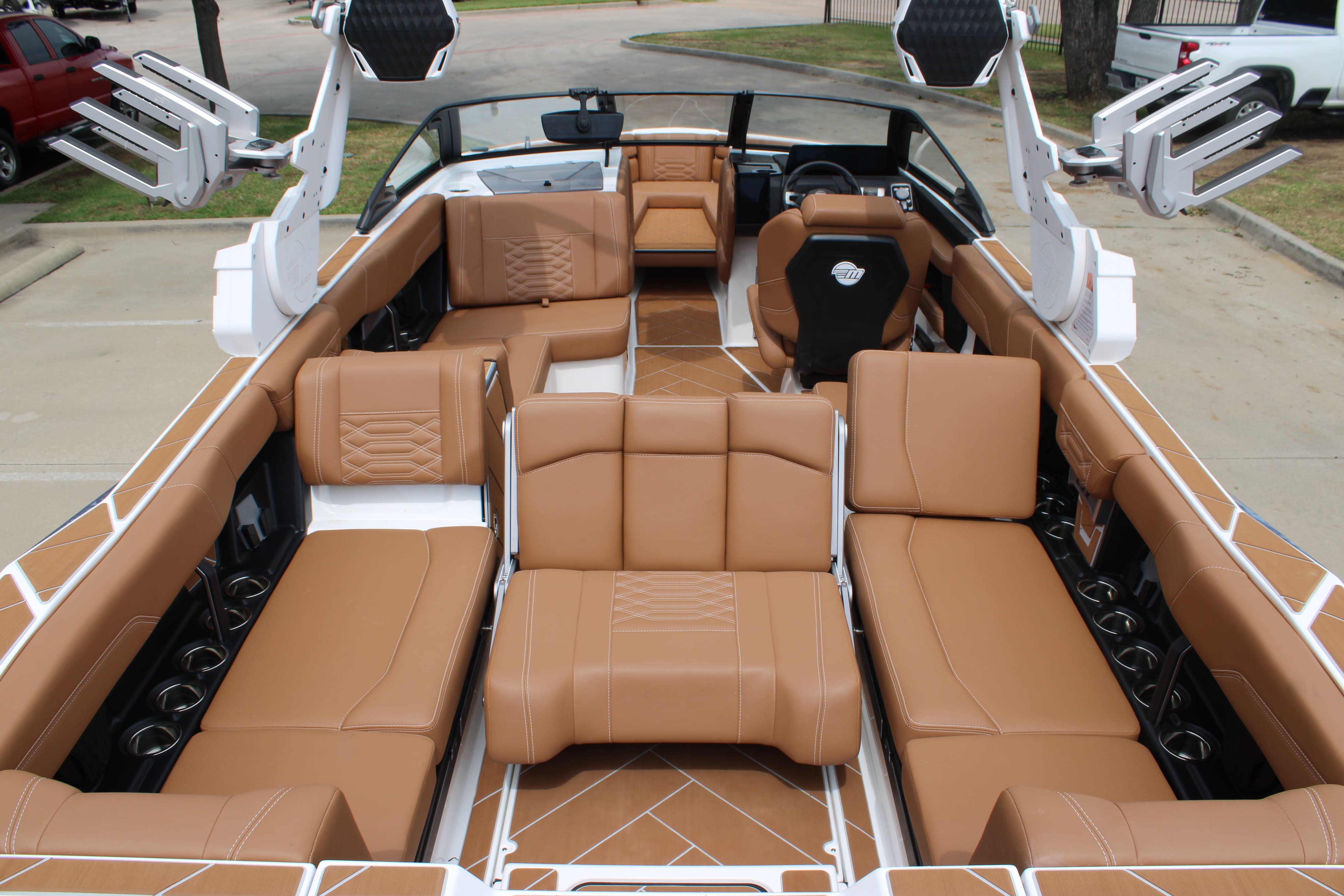 2025 Malibu 26 LSV