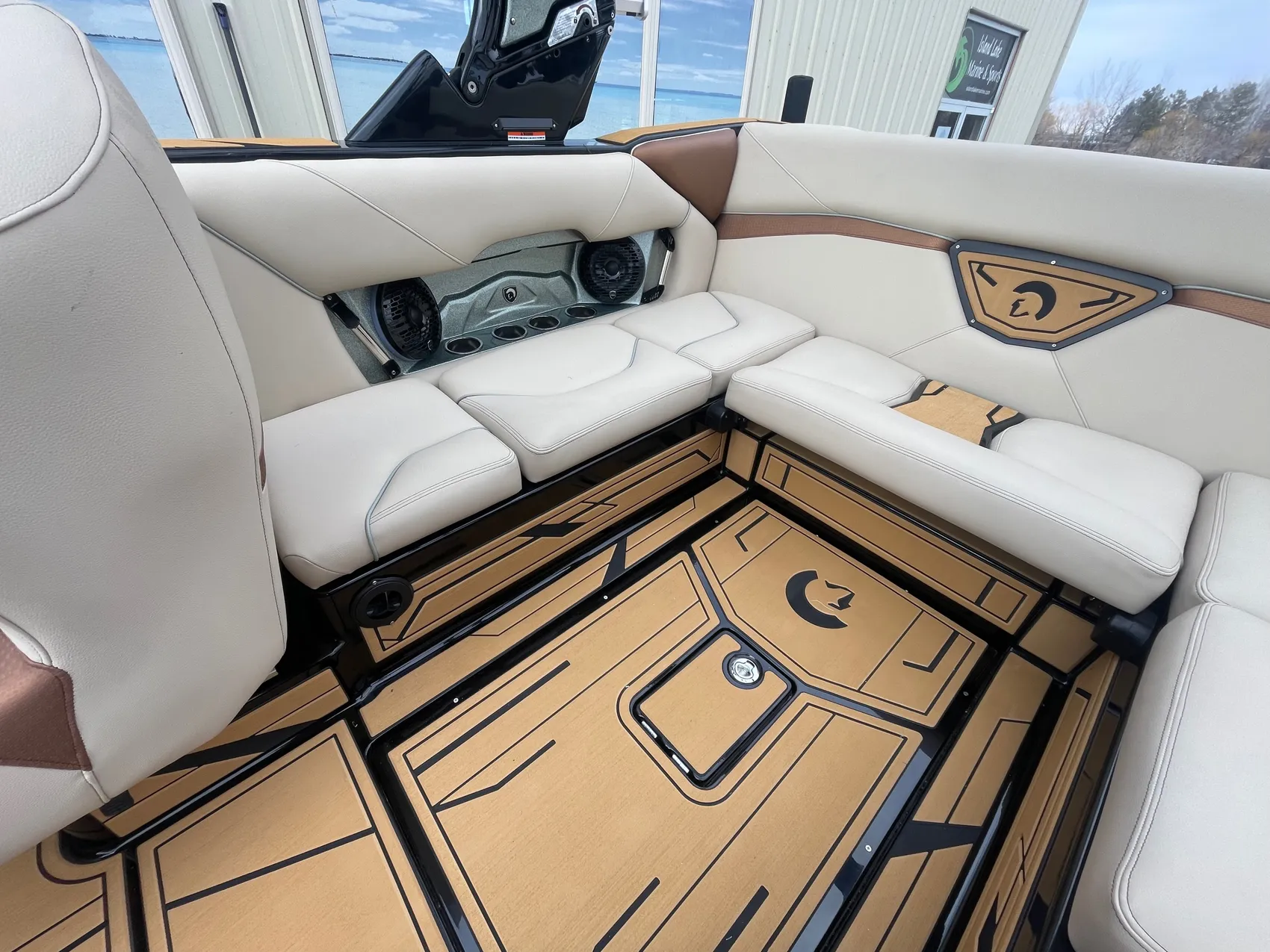 2025 Centurion Nv233