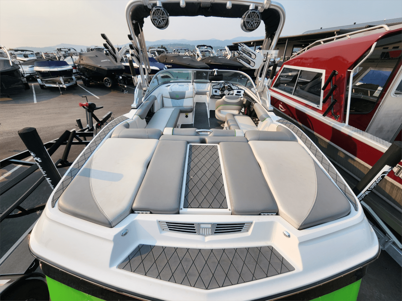 boat.Title