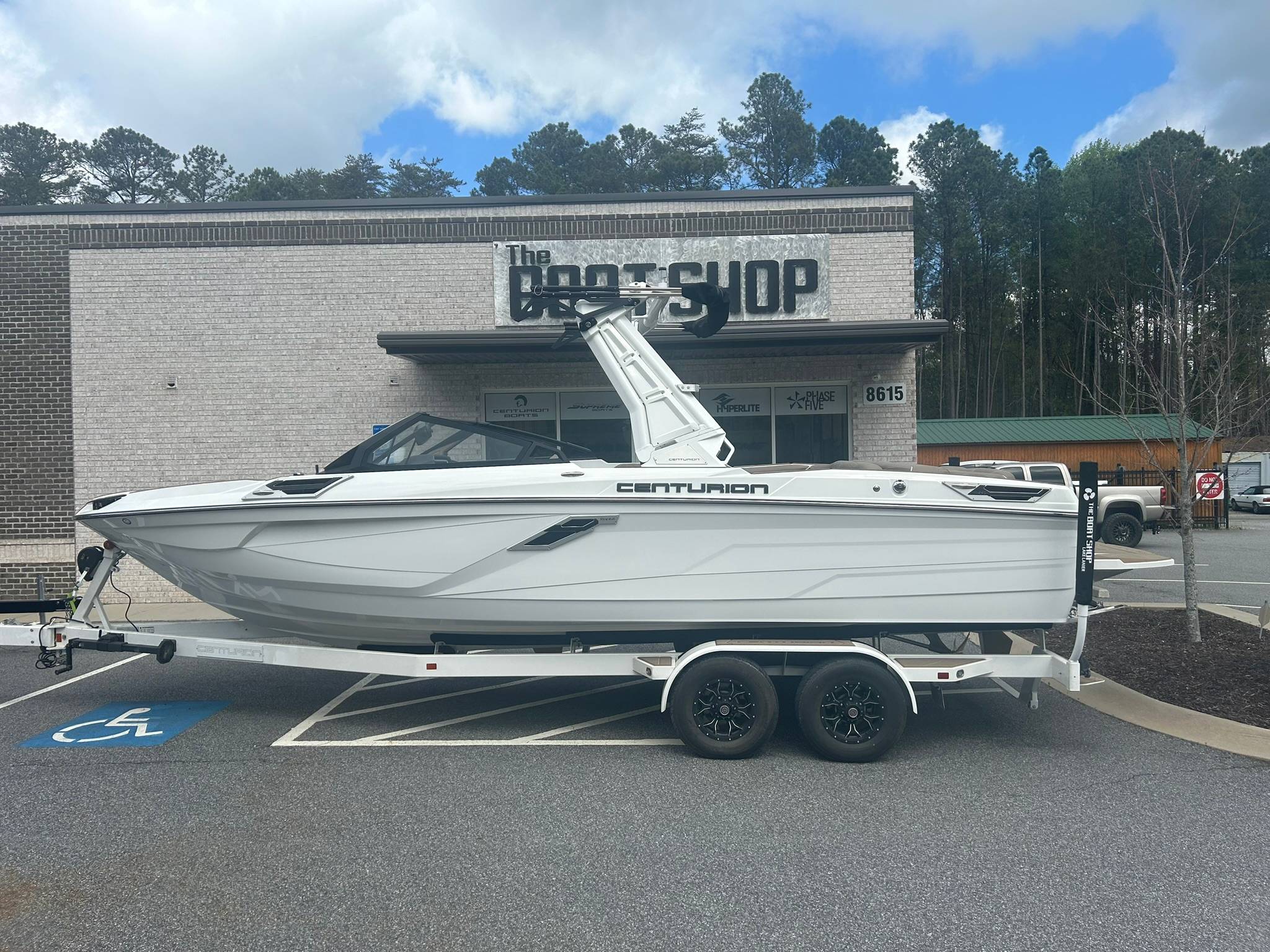 boat.Title