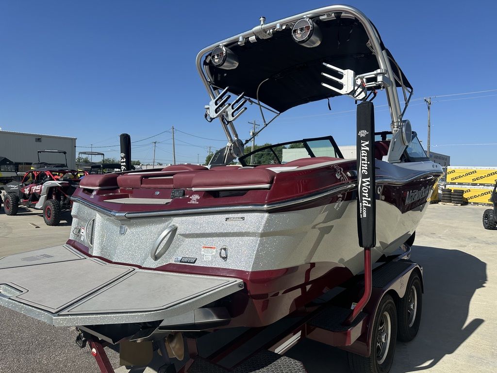 2022 MasterCraft XT20