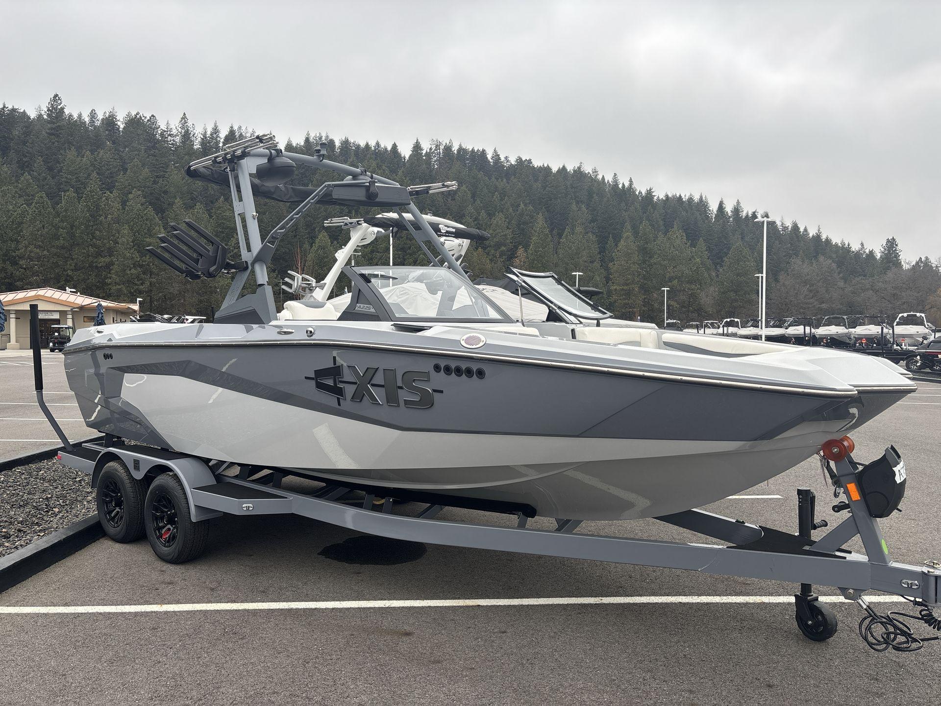 boat.Title