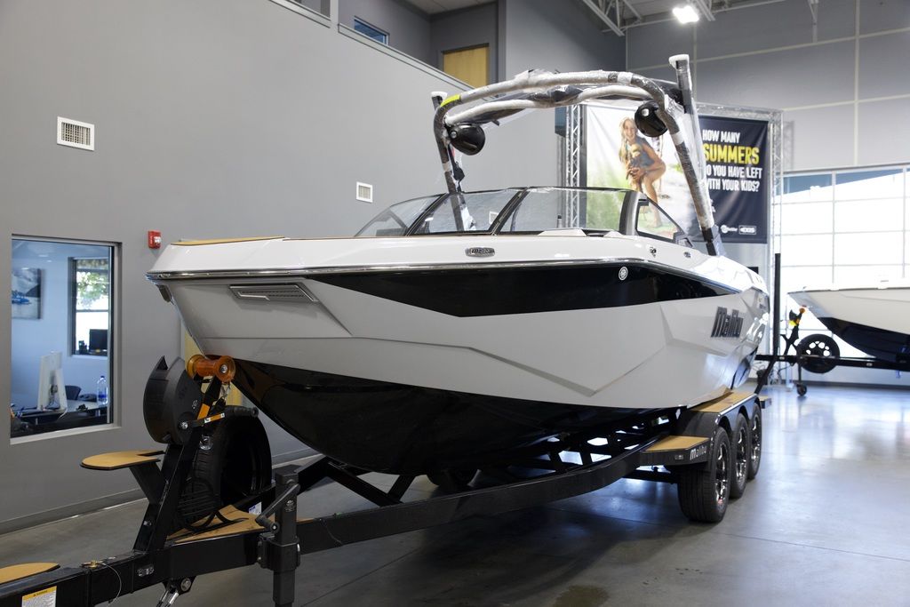 2025 Malibu Boats 25 LSV