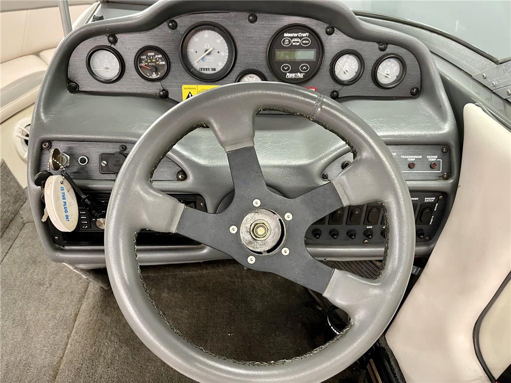 1995 MasterCraft Maristar 200 V