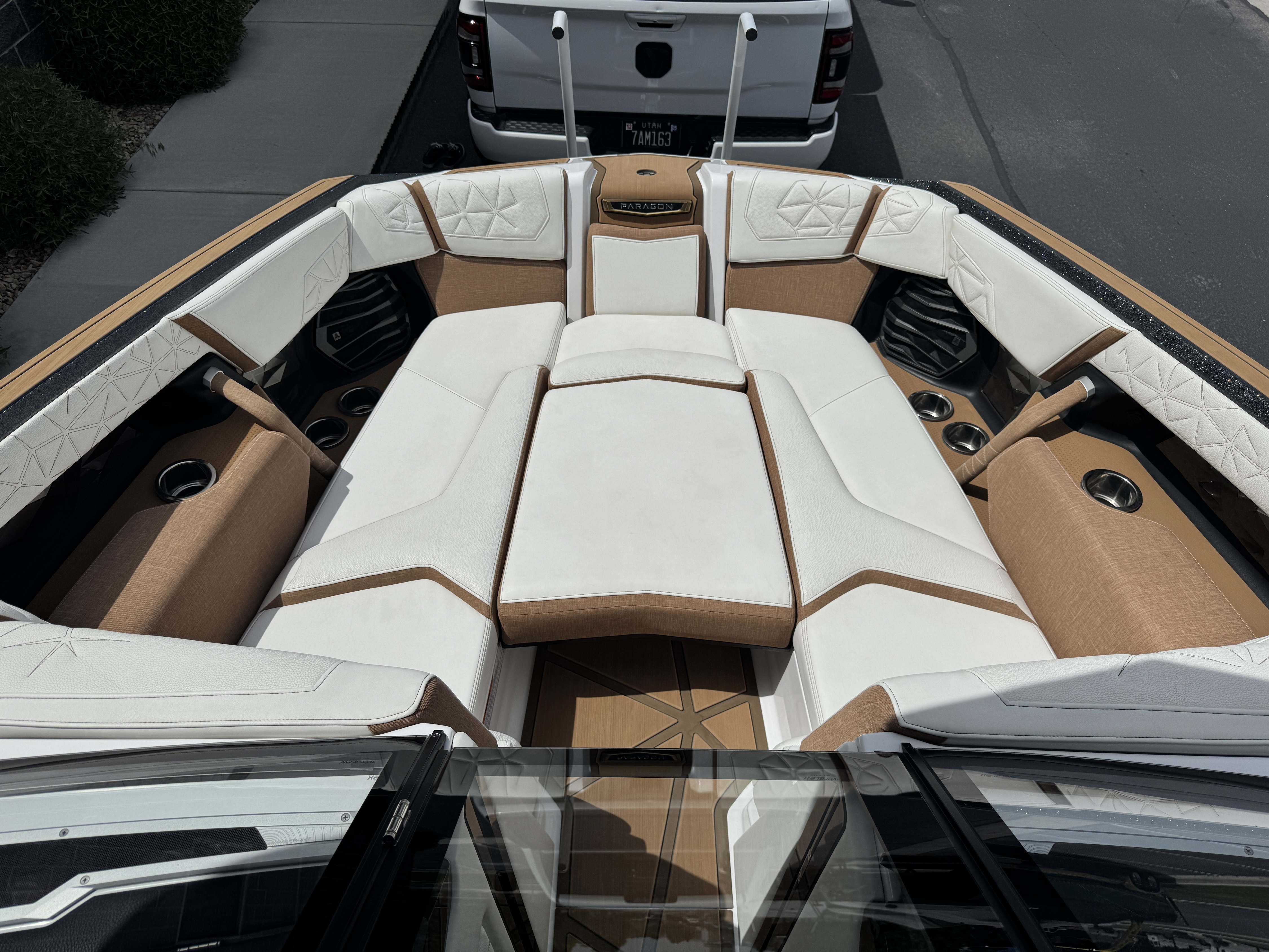 2025 Nautique G25 Paragon Low hours - Loaded - Liquid lumens 
