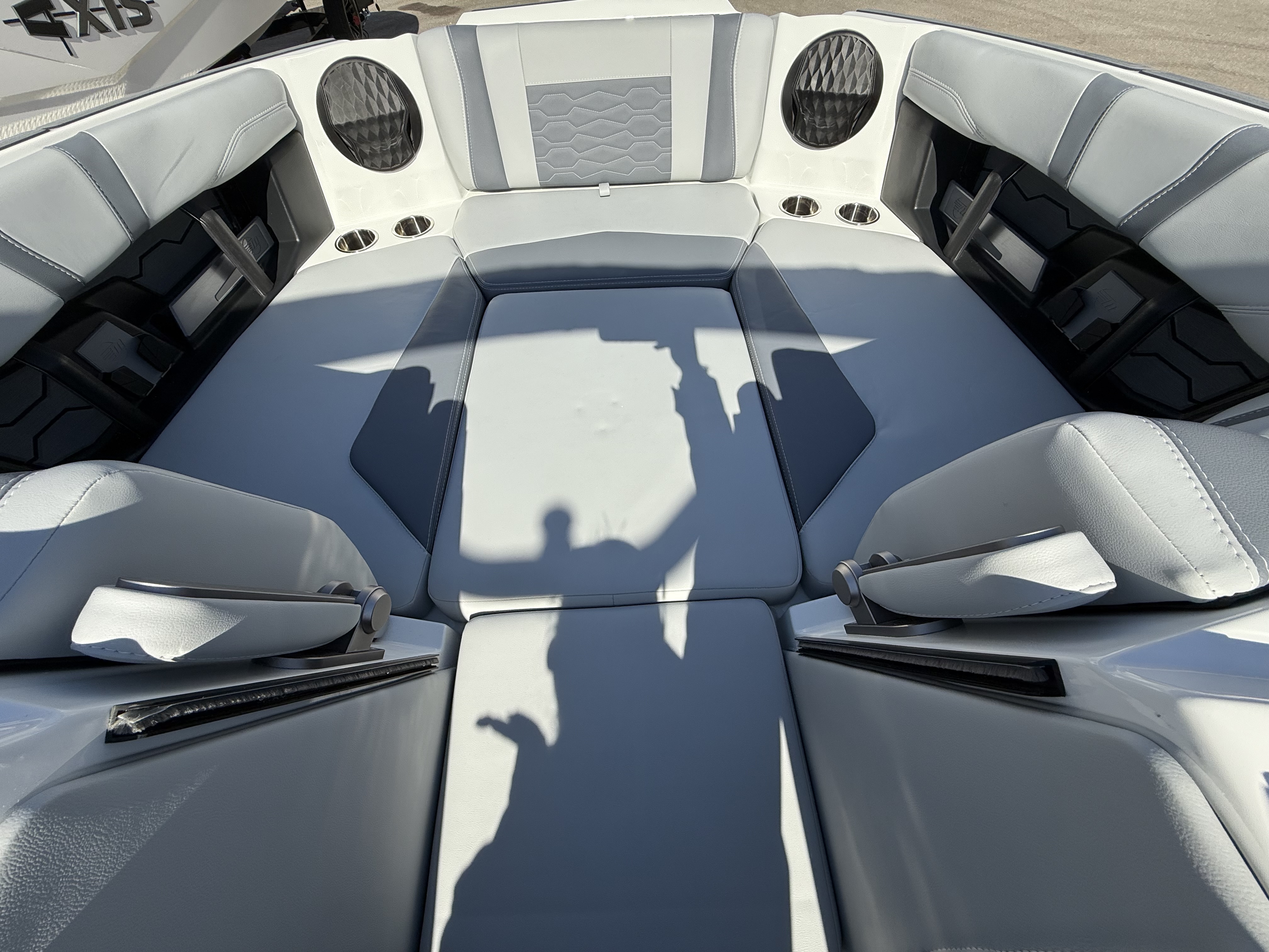 2025 Malibu 22 MXZ