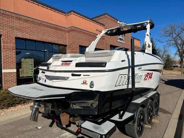 2017 Malibu M235 **Pending Deal**