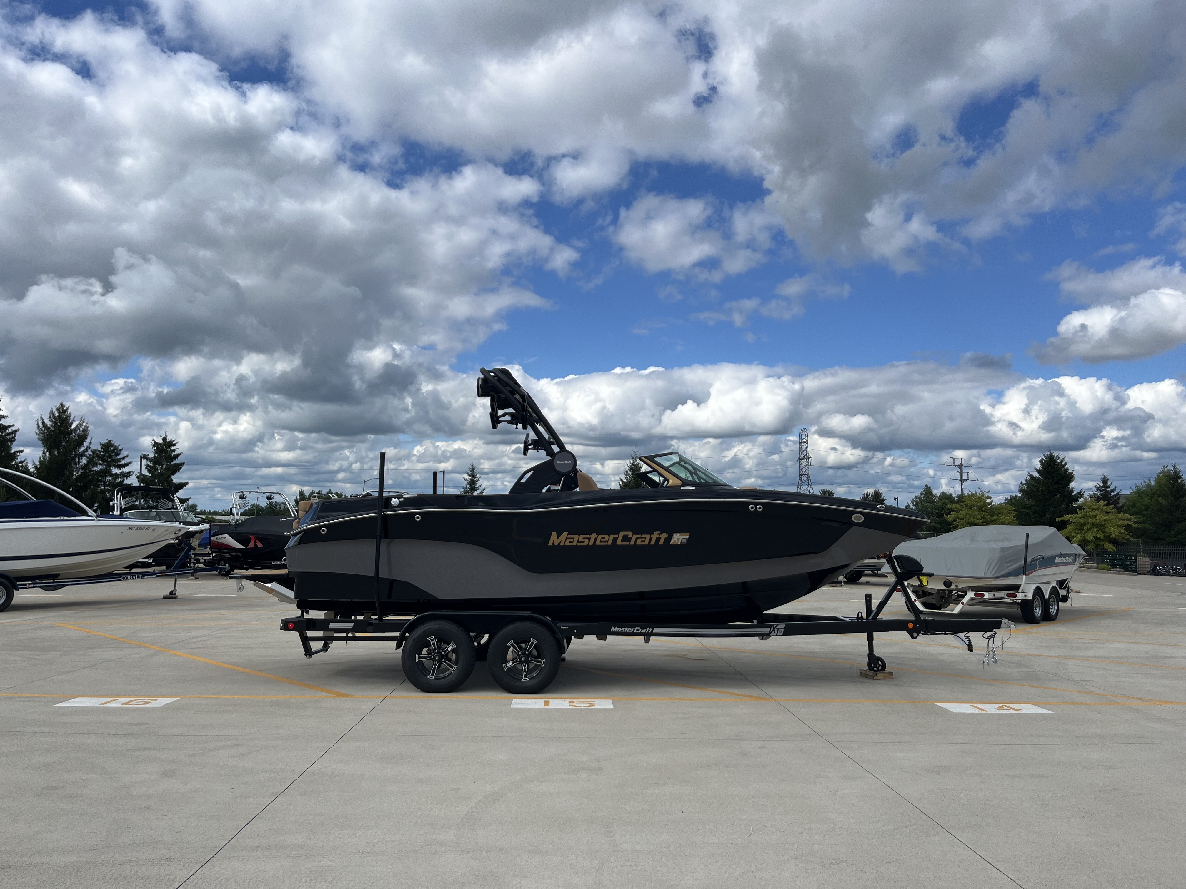 2025 MasterCraft XT22