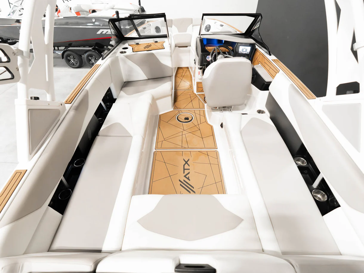 boat.Title