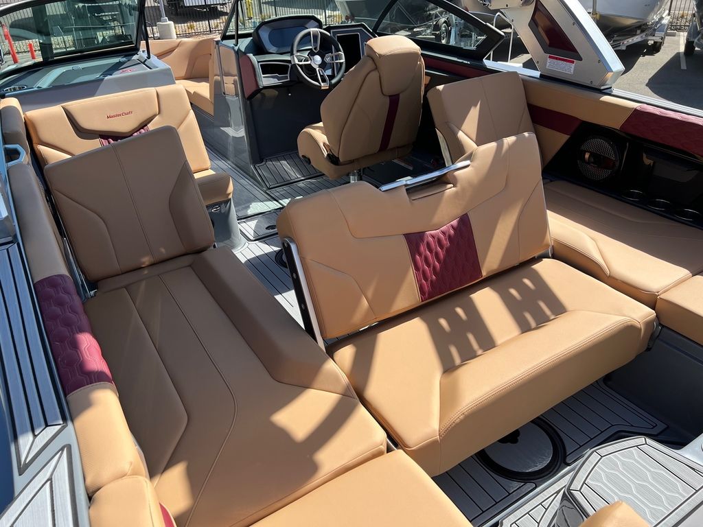 2024 MasterCraft XT24