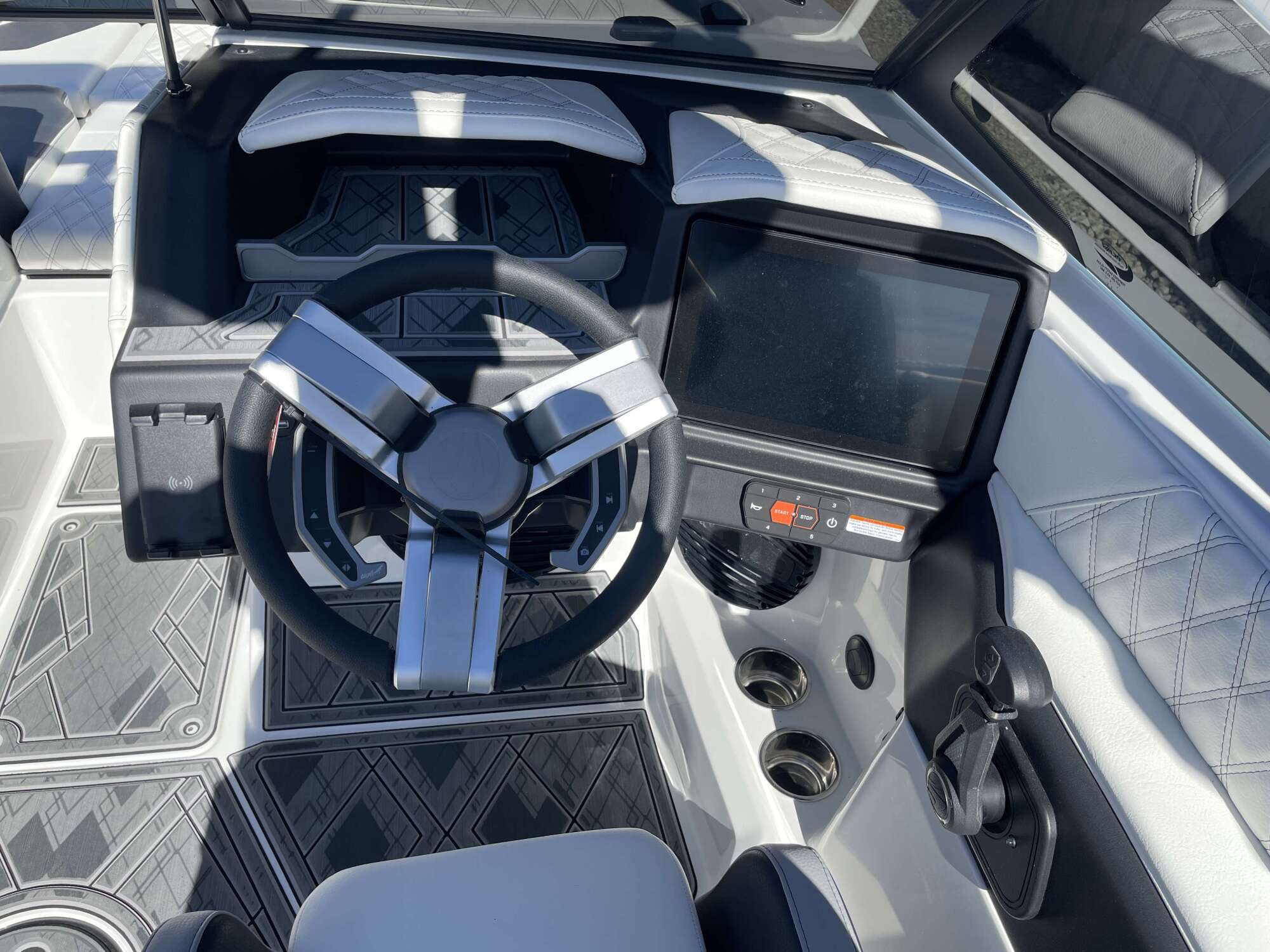 boat.Title