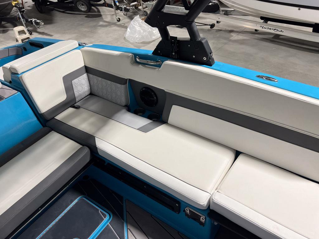 2023 Heyday Wake Boats H22