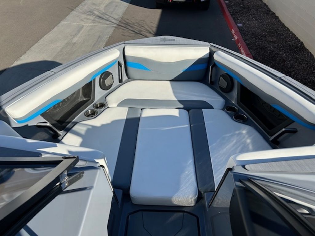 2024 Axis Wake Research T250