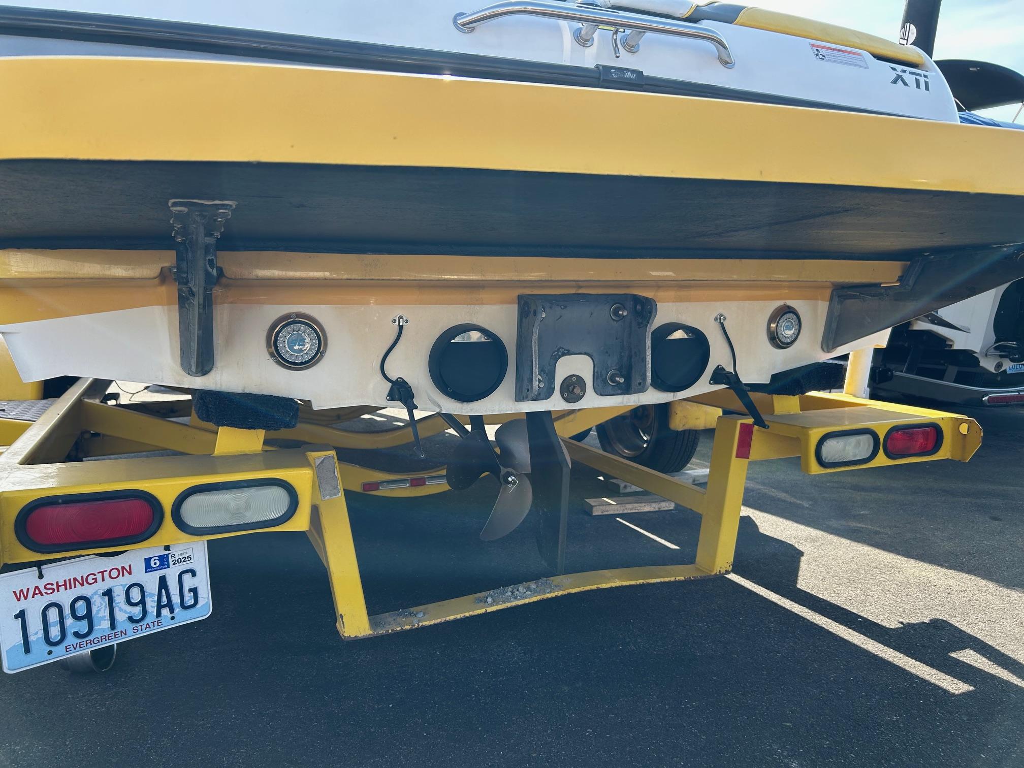2002 Malibu 21′ XTI Wakesetter