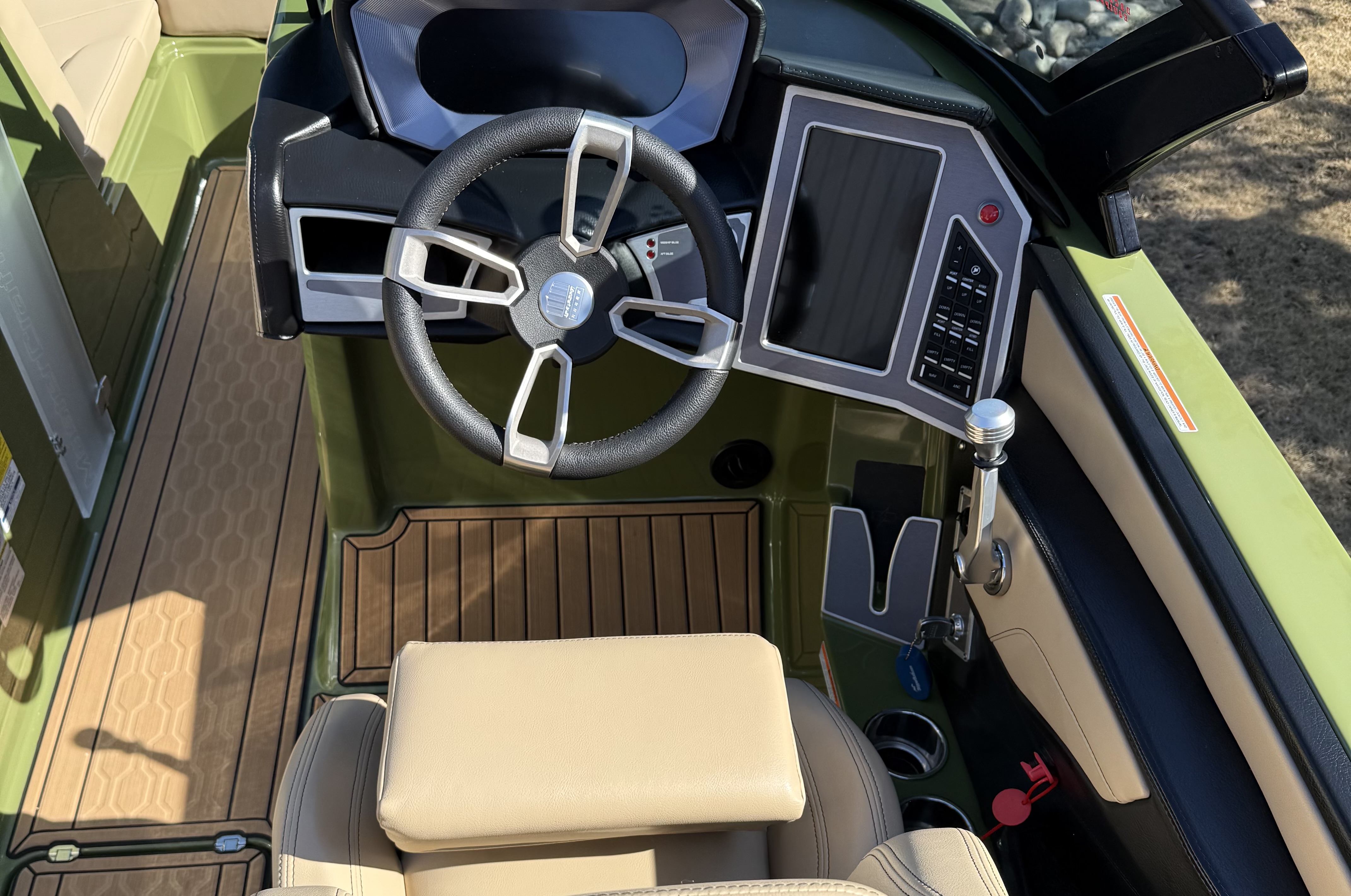 2022 MasterCraft XT22