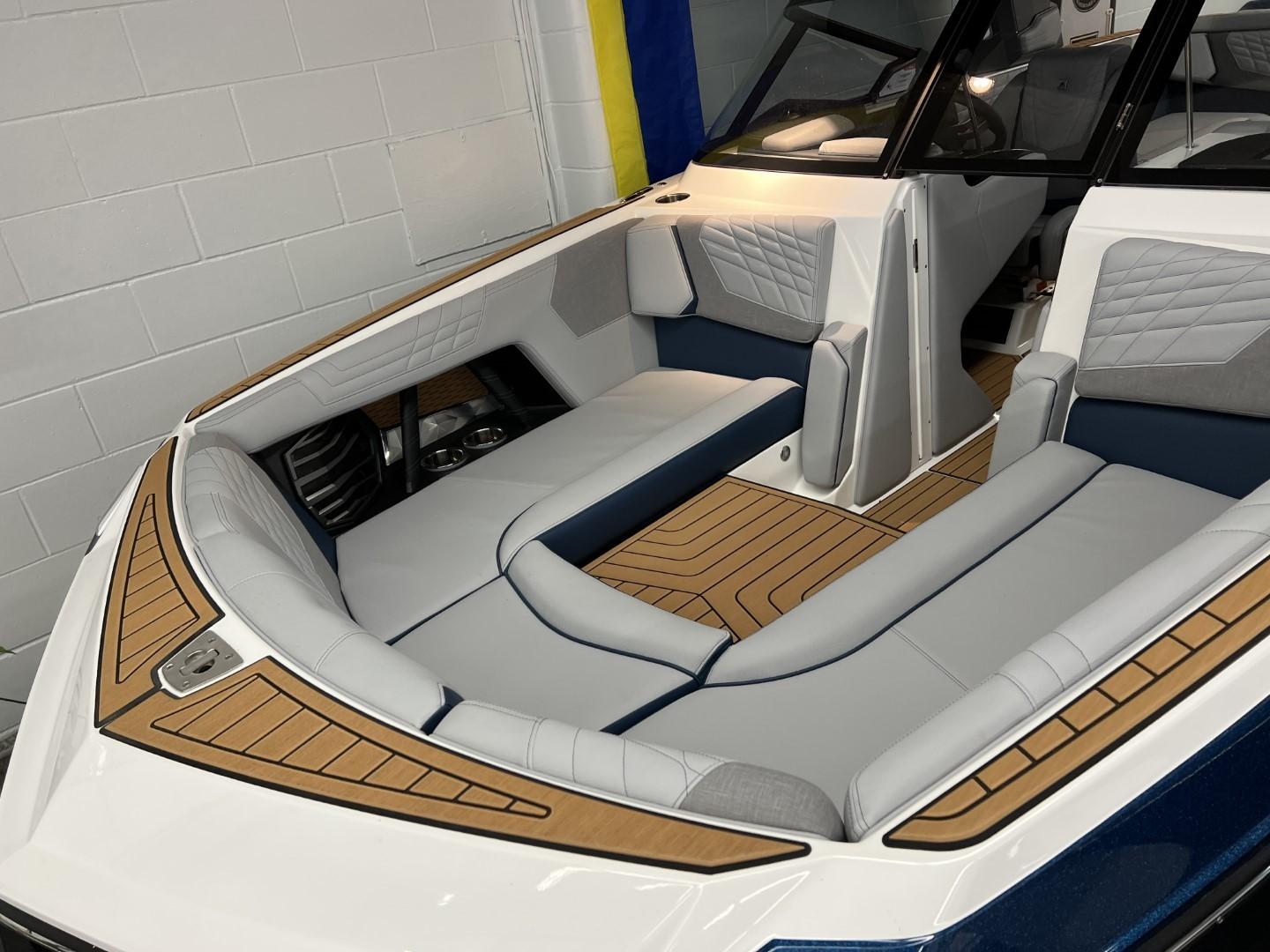 boat.Title