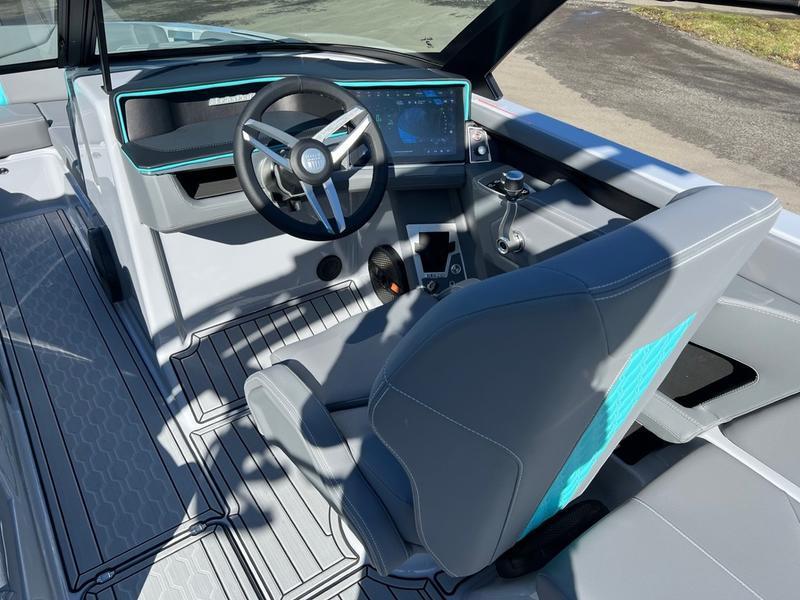 2025 MasterCraft XT24