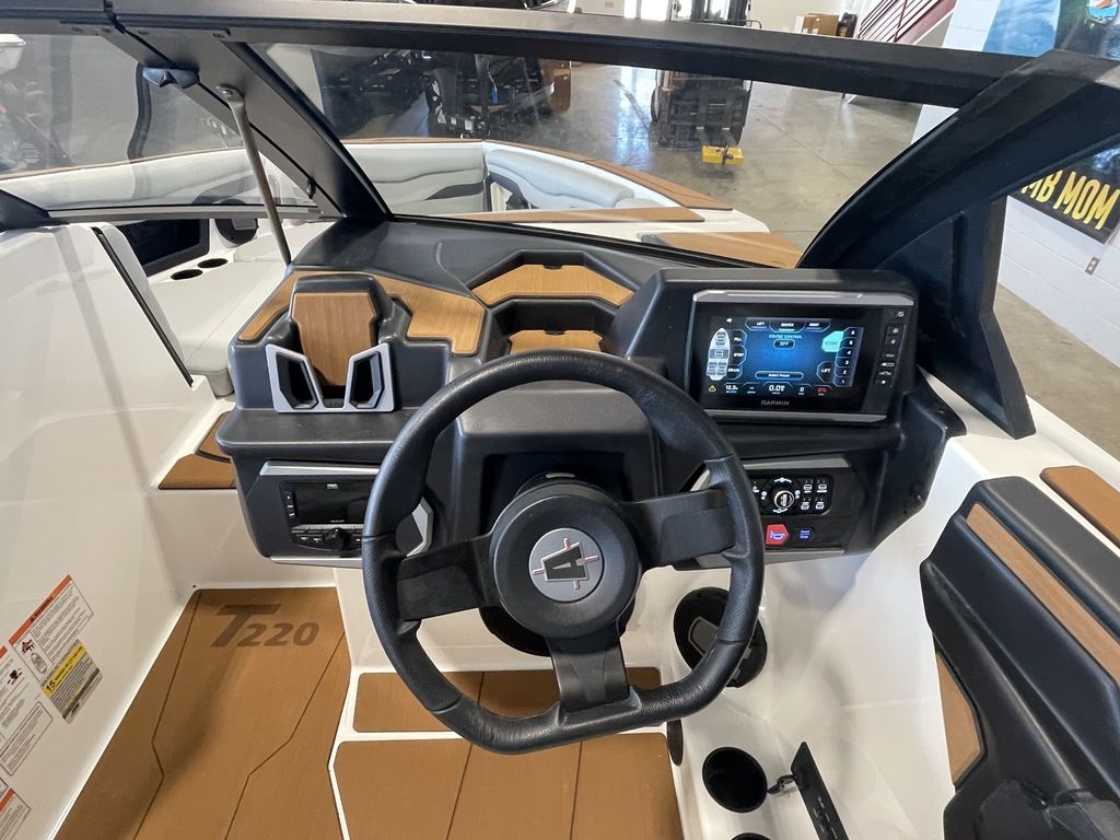 2025 Axis Wake Research T220