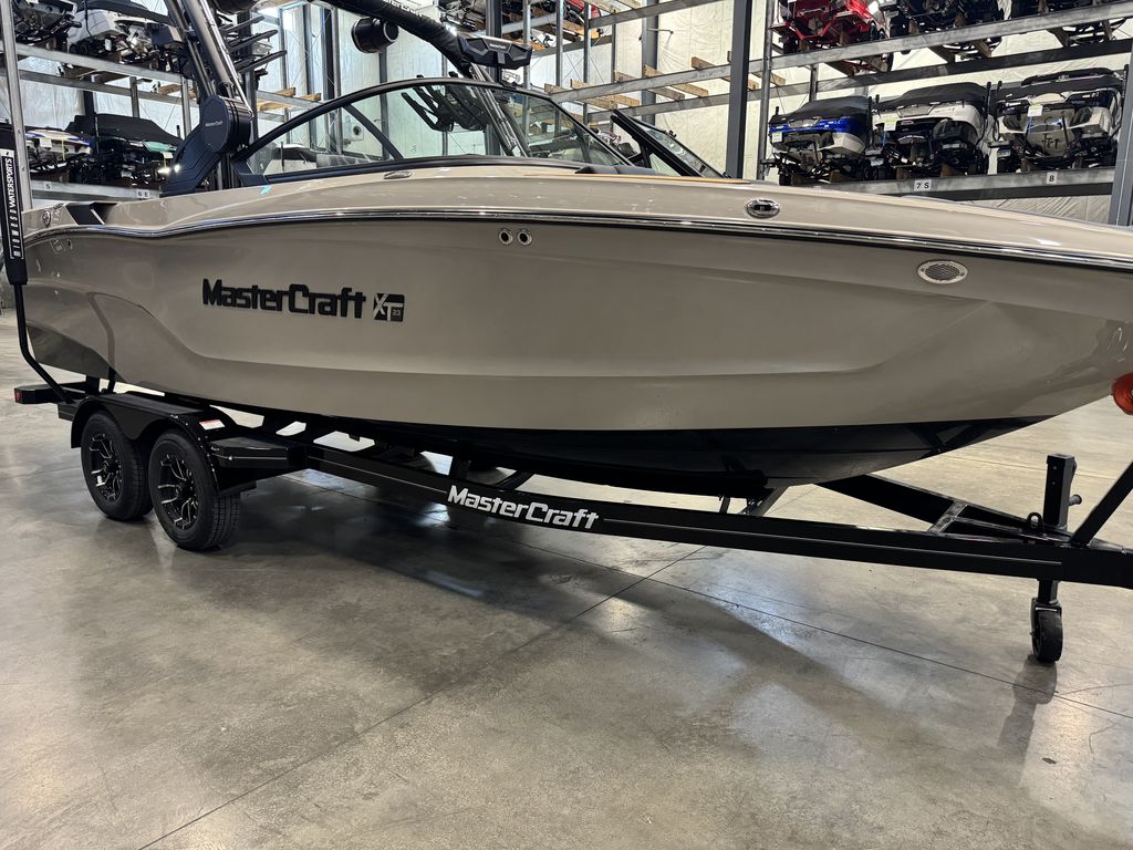 2025 MasterCraft XT23