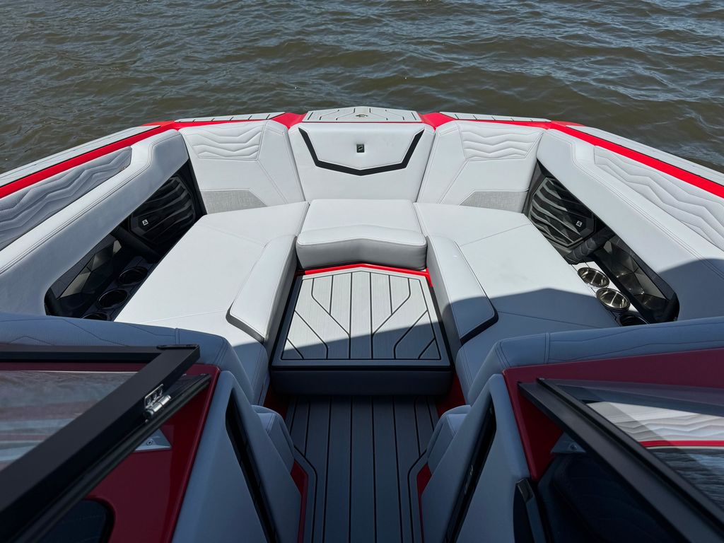 2025 Nautique G23