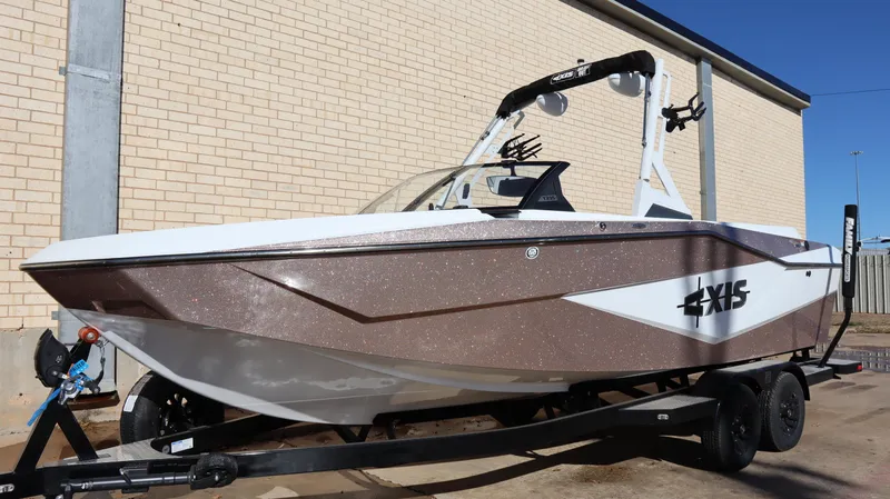 boat.Title
