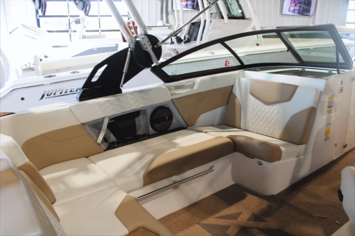 2023 MasterCraft XT20