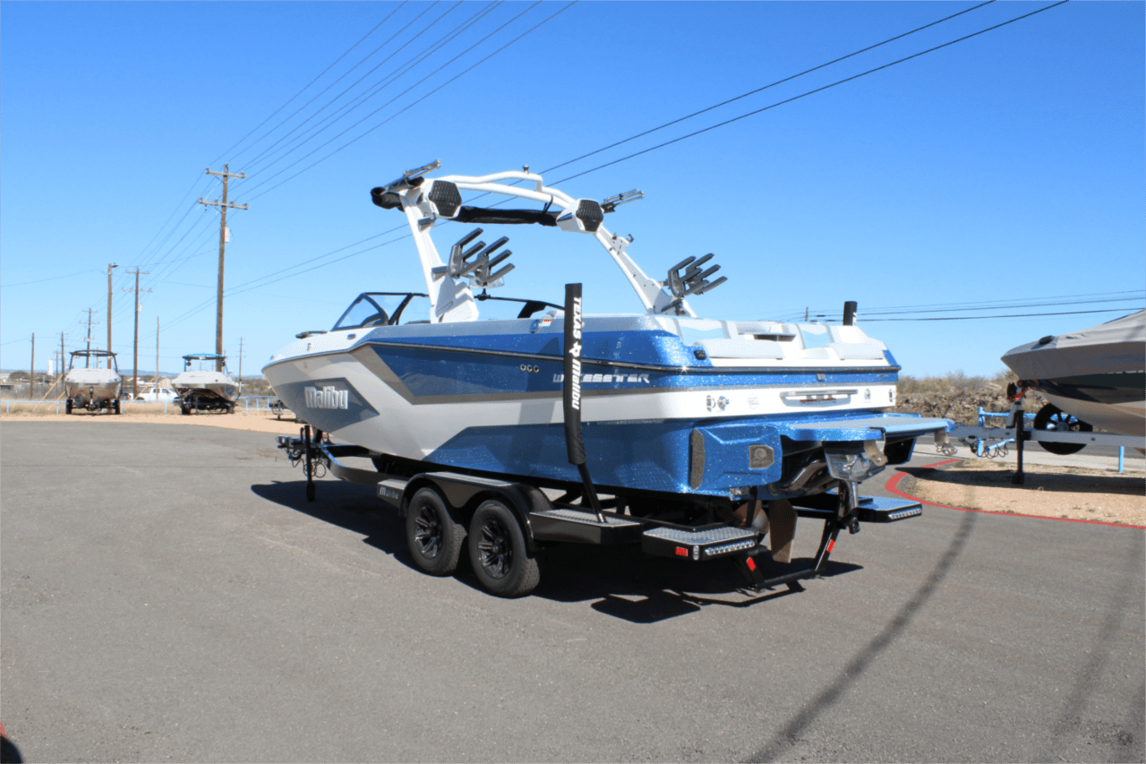 2025 Malibu 23 MXZ