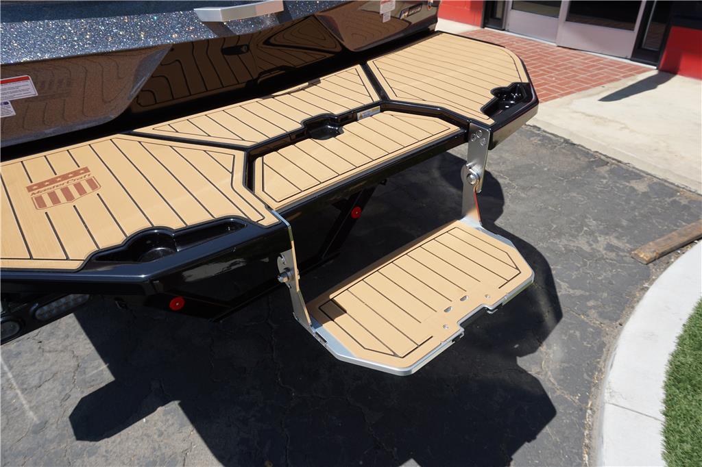 2024 MasterCraft XT22