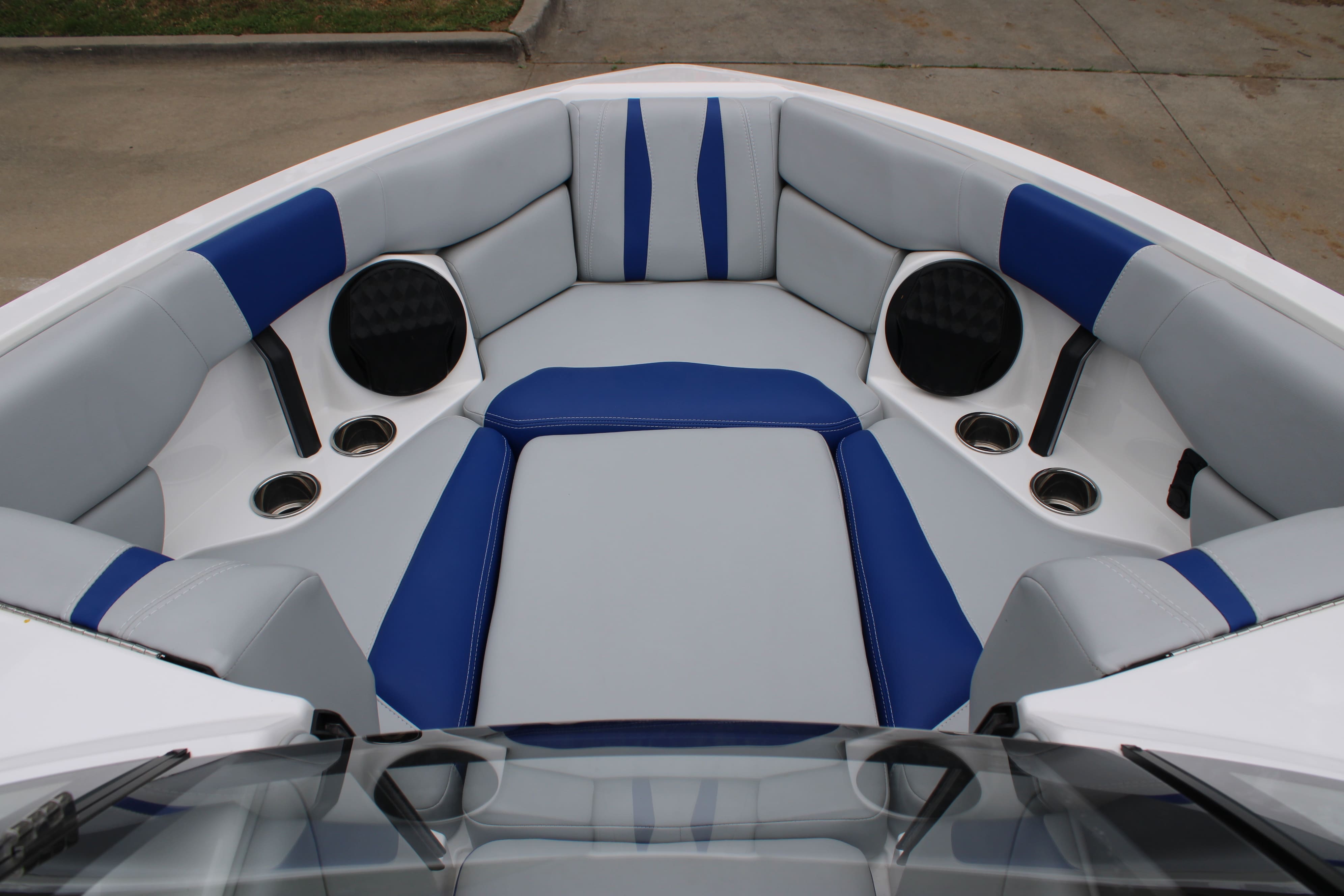2023 Malibu 22 LSV