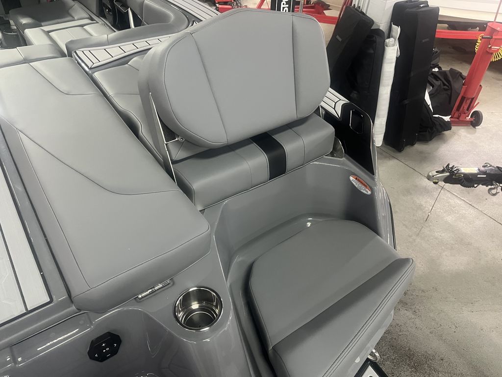 2025 MasterCraft XT24