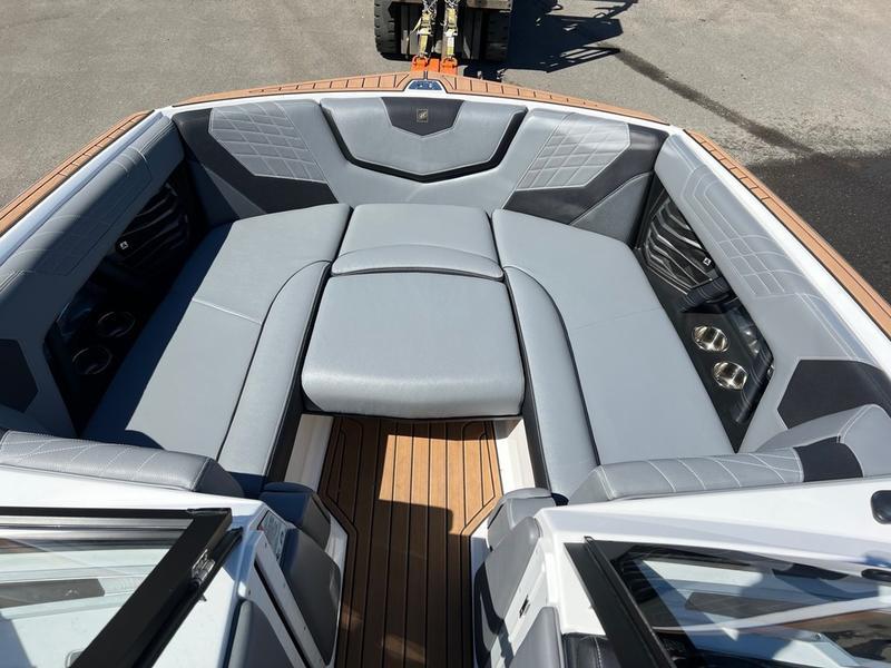 2021 Nautique G23