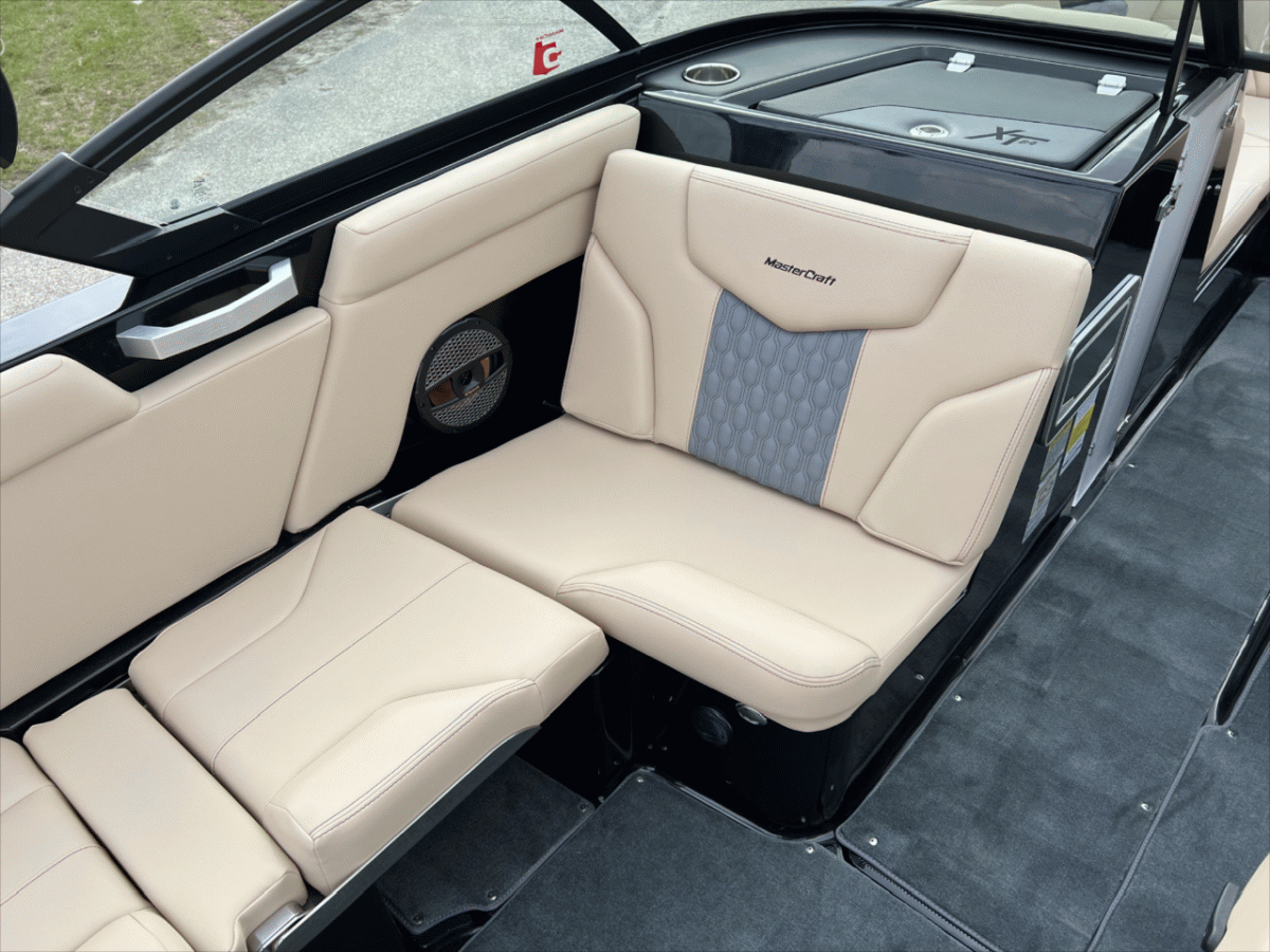 2023 MasterCraft XT-24 | 209097