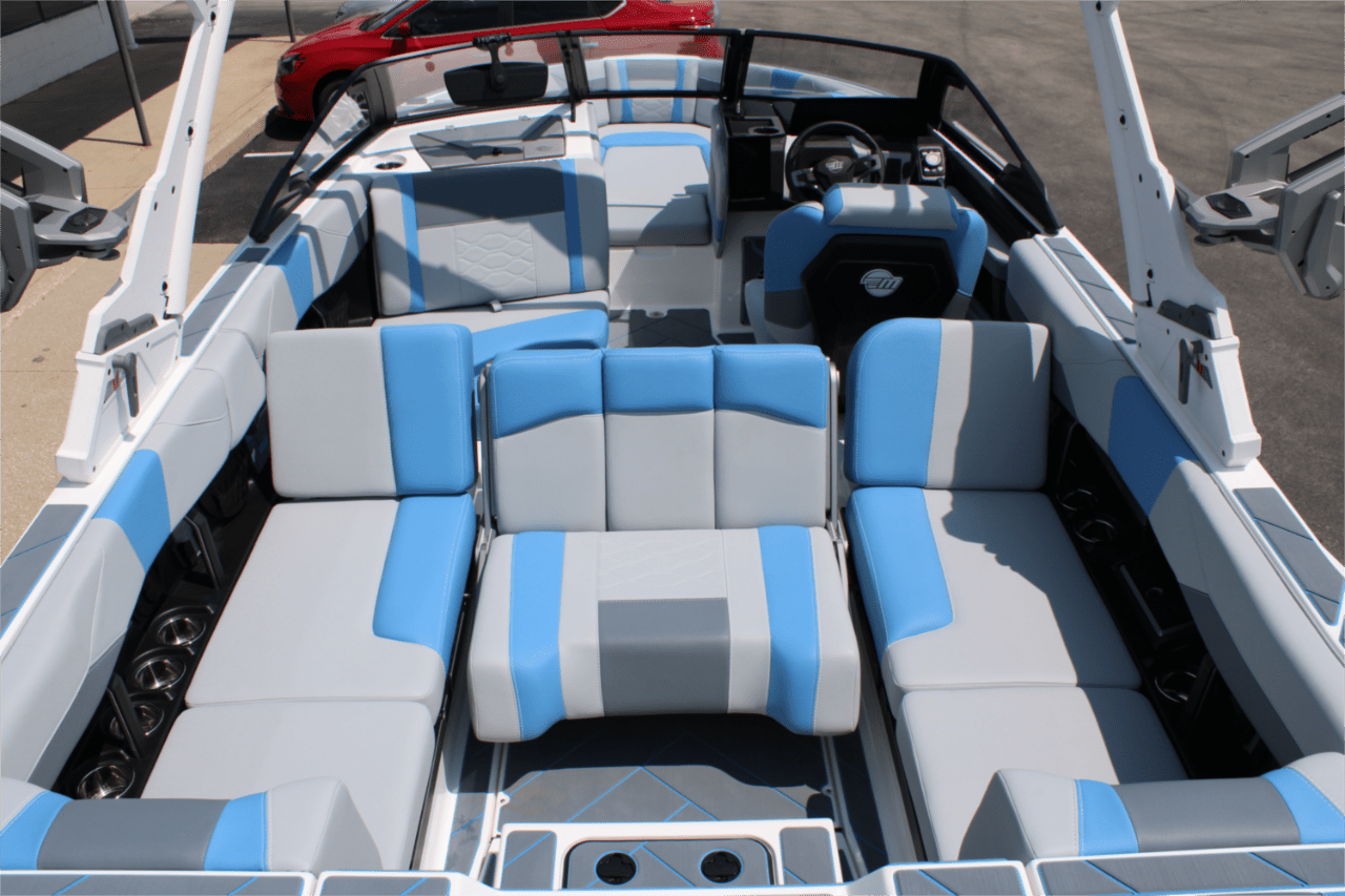 2025 Malibu 23 LSV