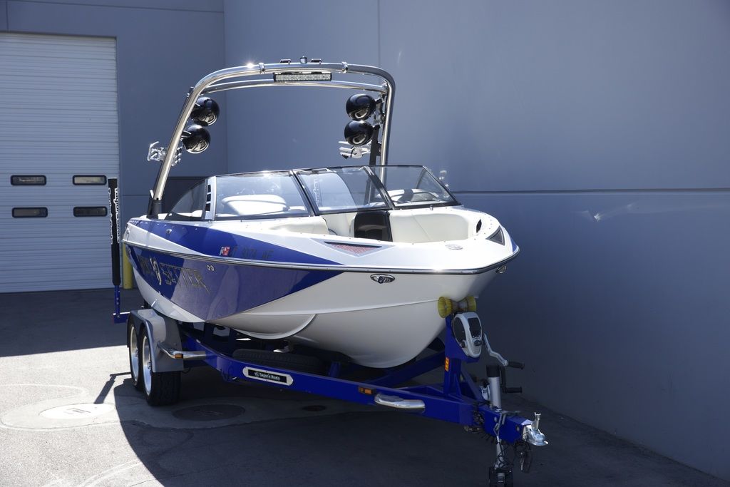 2010 Malibu 23 LSV