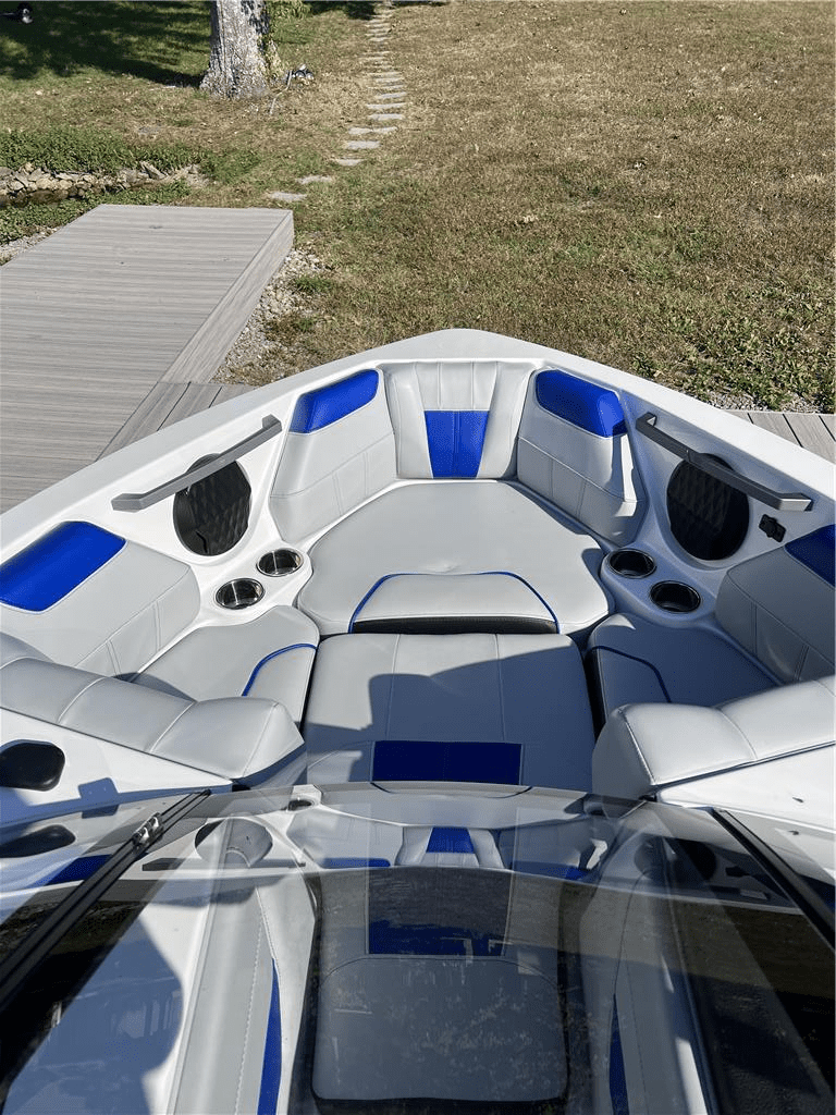 2023 Malibu Wakesetter VTX Icon