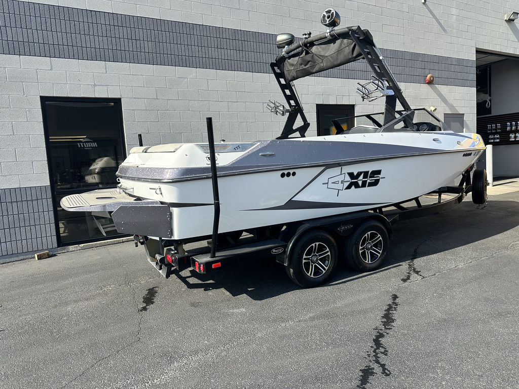 2015 Axis Wake Research T22