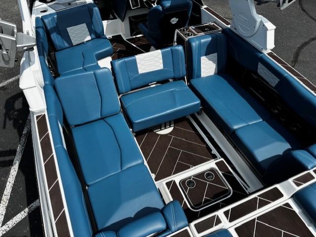 2022 Malibu 25 LSV – LT4, GX Tower, Thruster *Flash Sale*