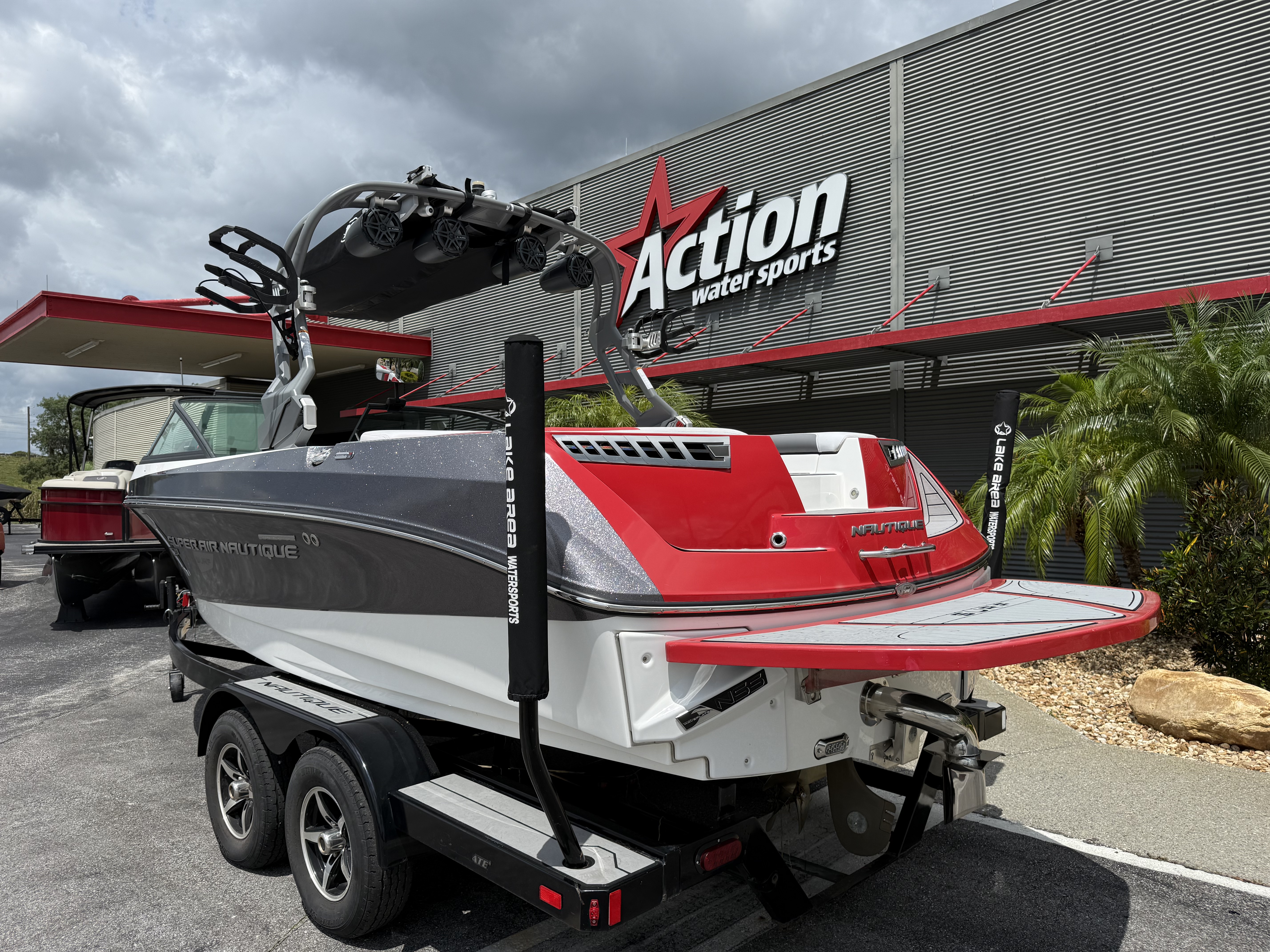 2018 Nautique 210