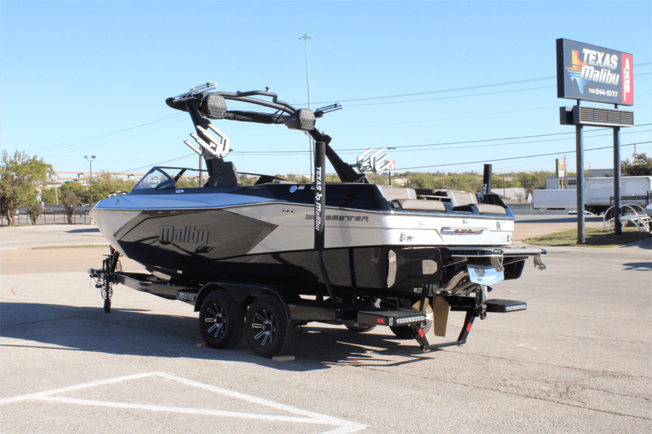2025 Malibu 23 LSV