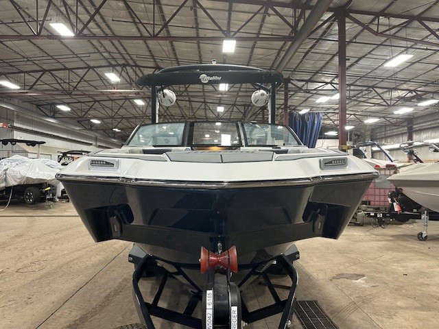 2022 Malibu M220 -LT4, GX Power Tower, Thruster