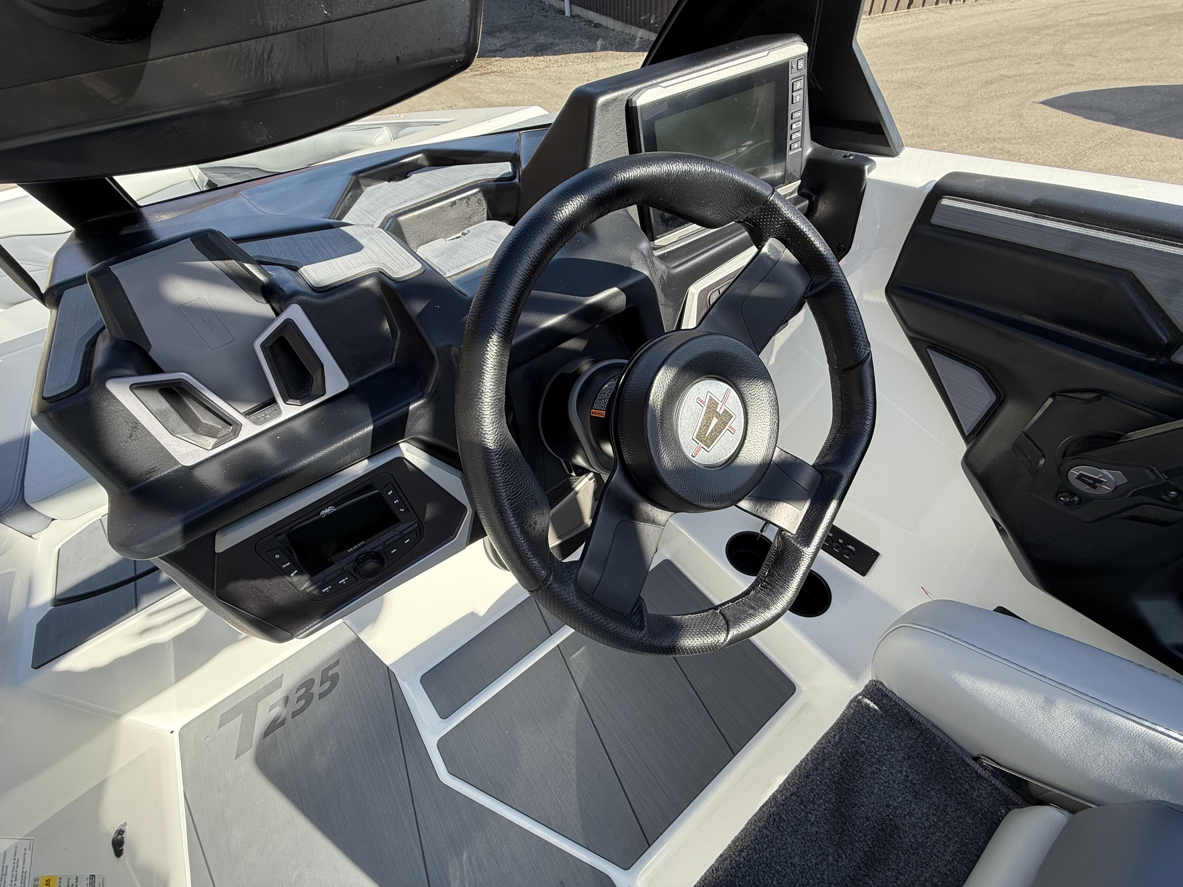 2025 Axis T235
