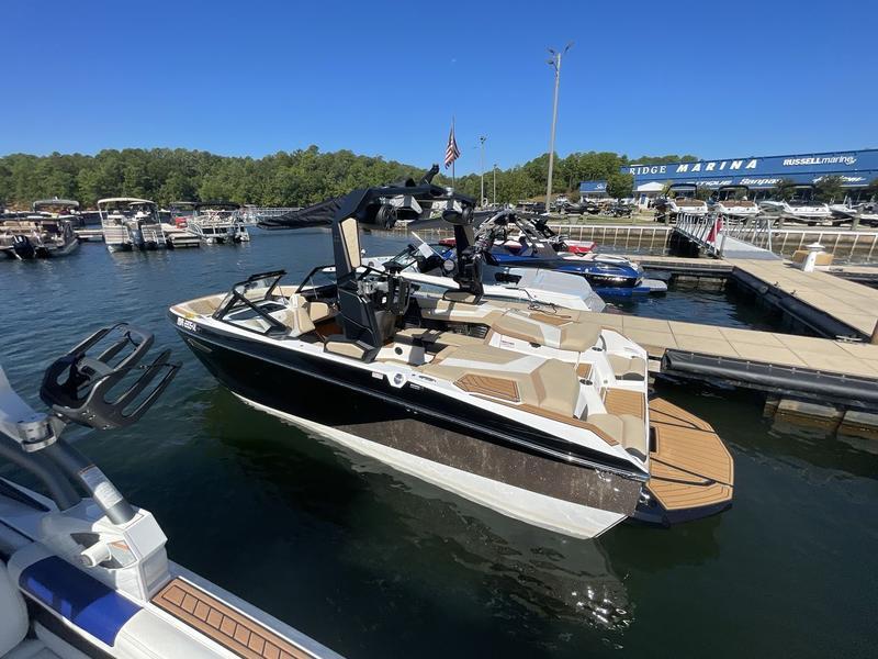 2022 Nautique G21
