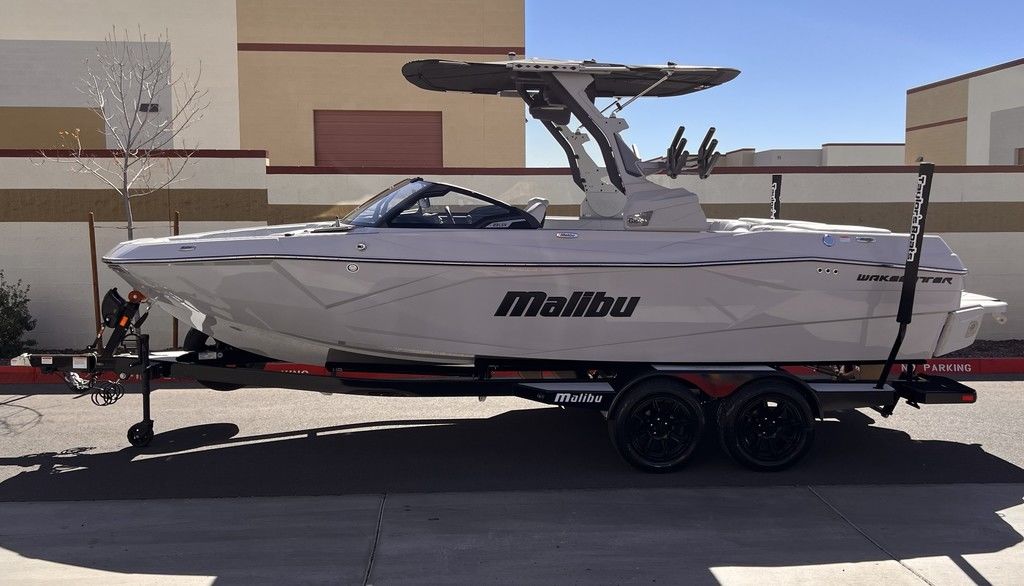 2025 Malibu Boats 23 LSV